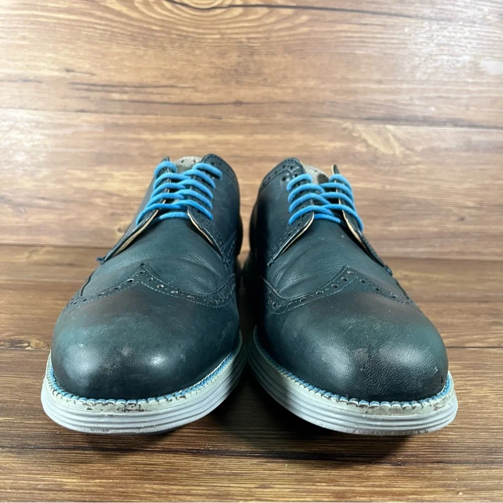 Cole Haan ships within